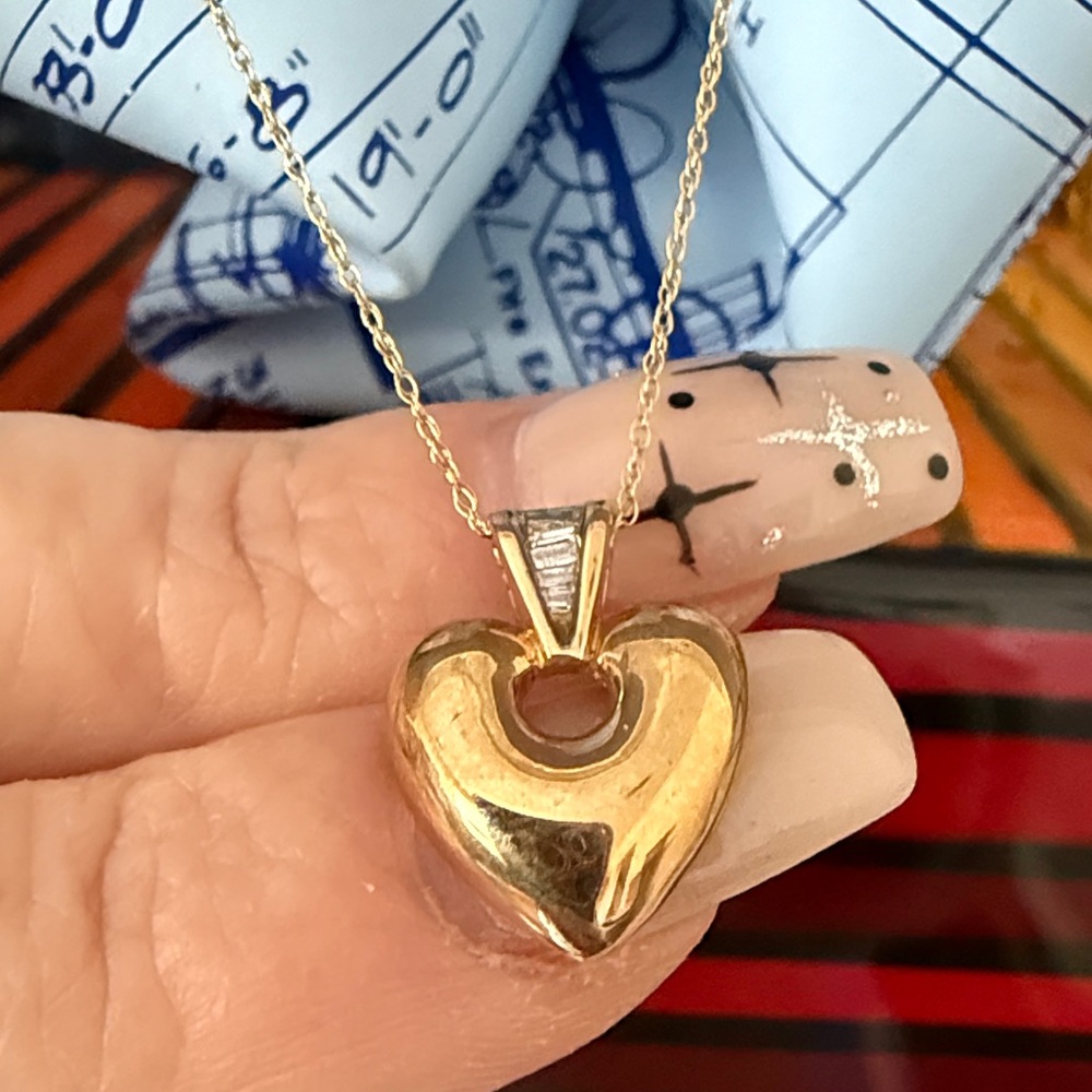 *SOLD* 10k Gold Heart Pendant Necklace 18"